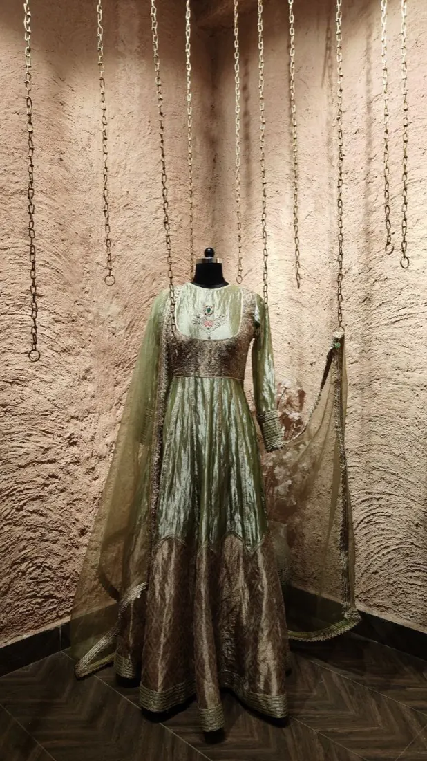 Trousseau Assistance by Yukti Vohra